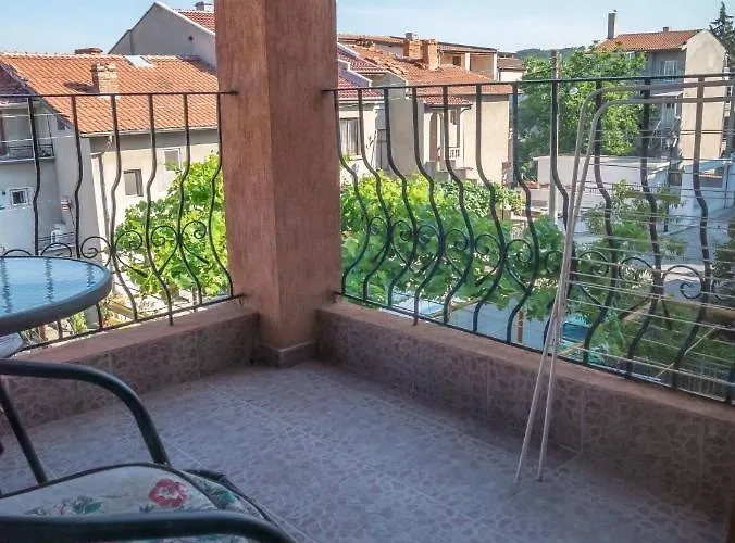 деника Szozopol