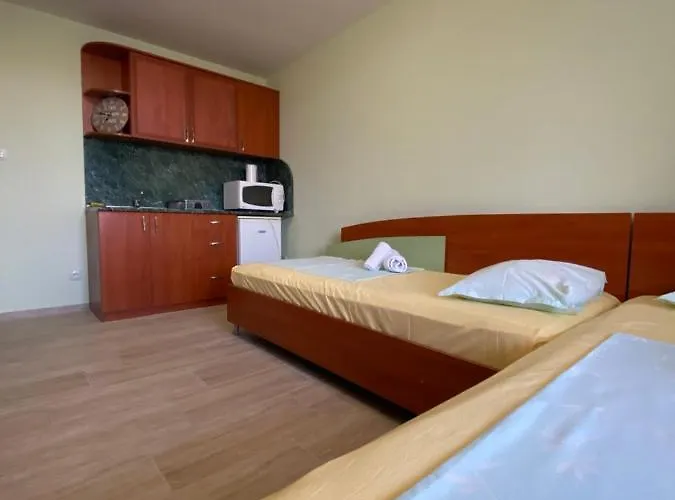 деника Vendégház 3*