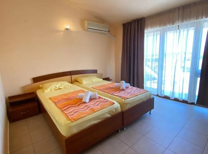 деника Szozopol