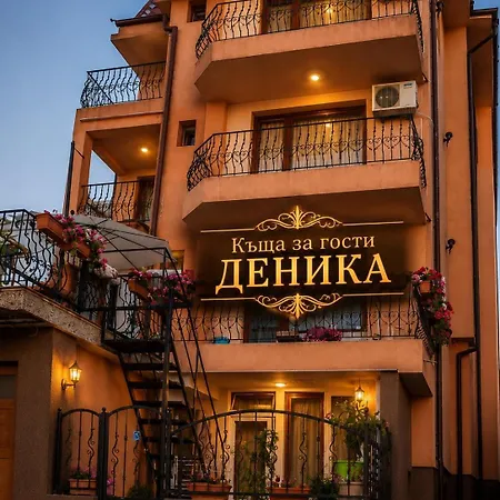 деника 4*