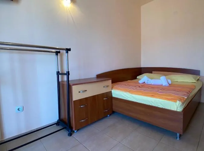 Maison d'hôtes деника 3*