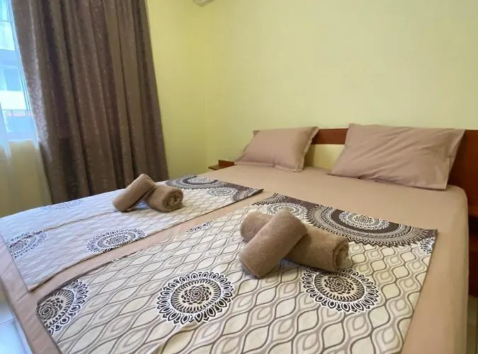 деника Guest house 3*